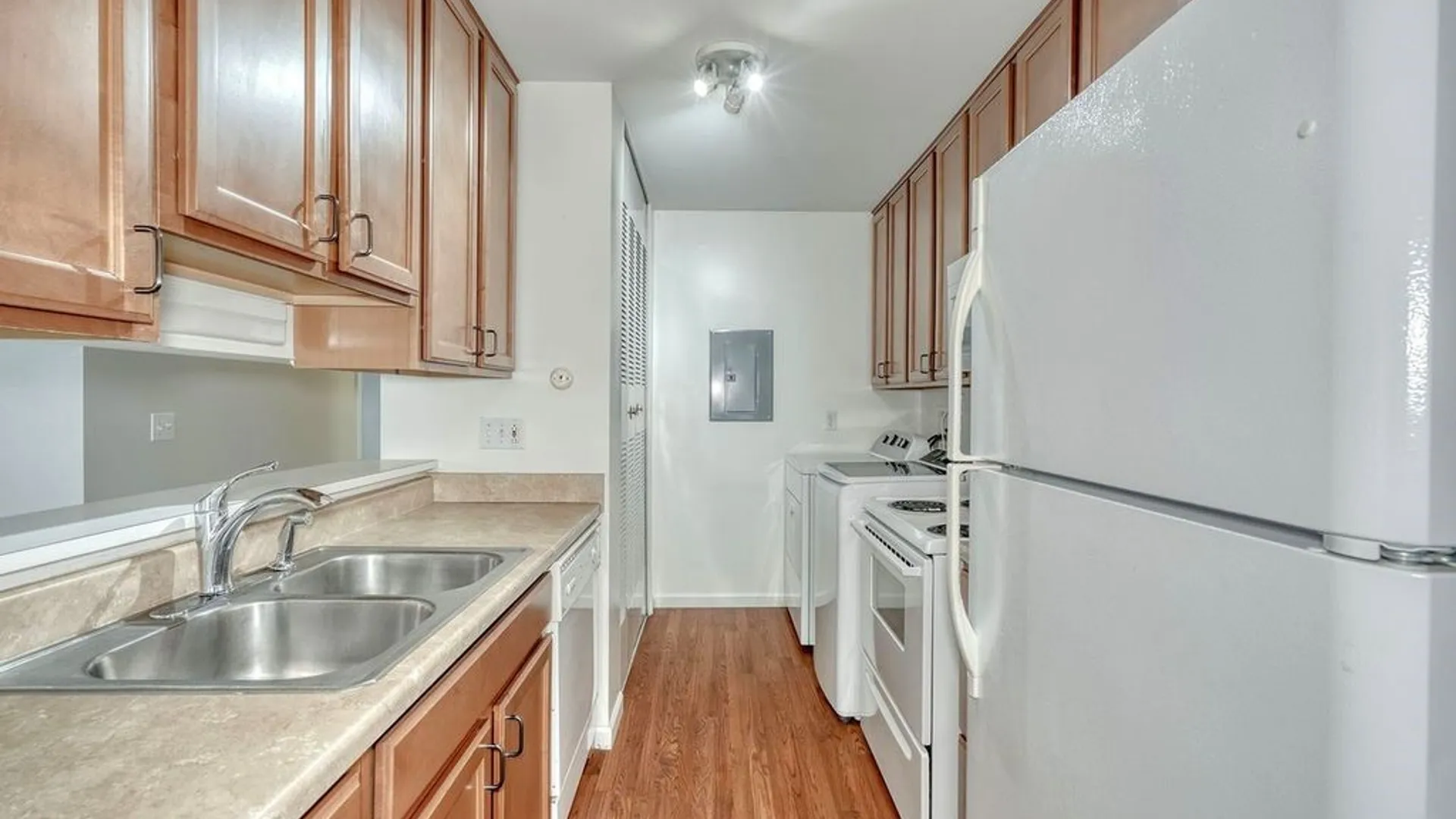 Property at 17 Eagle Lane, Perinton, NY 14450 17