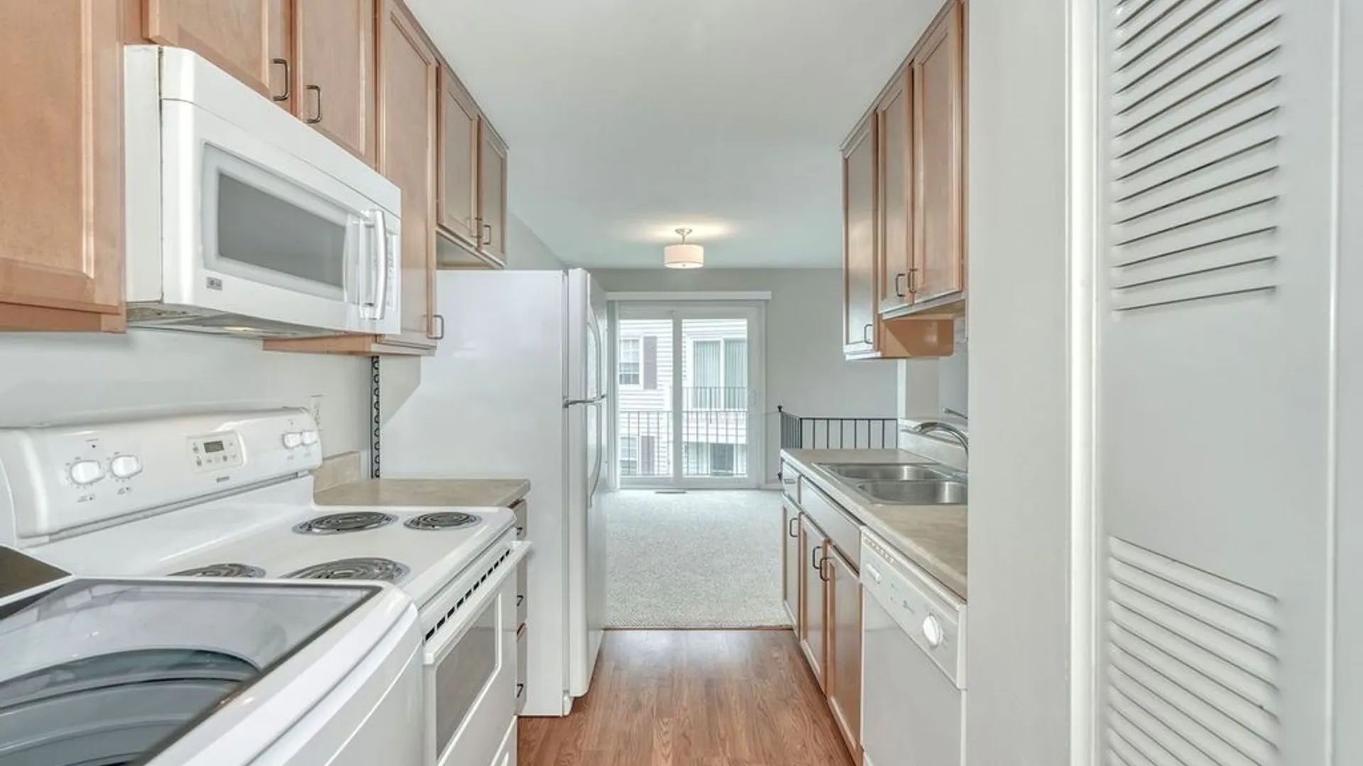 Property at 17 Eagle Lane, Perinton, NY 14450 18