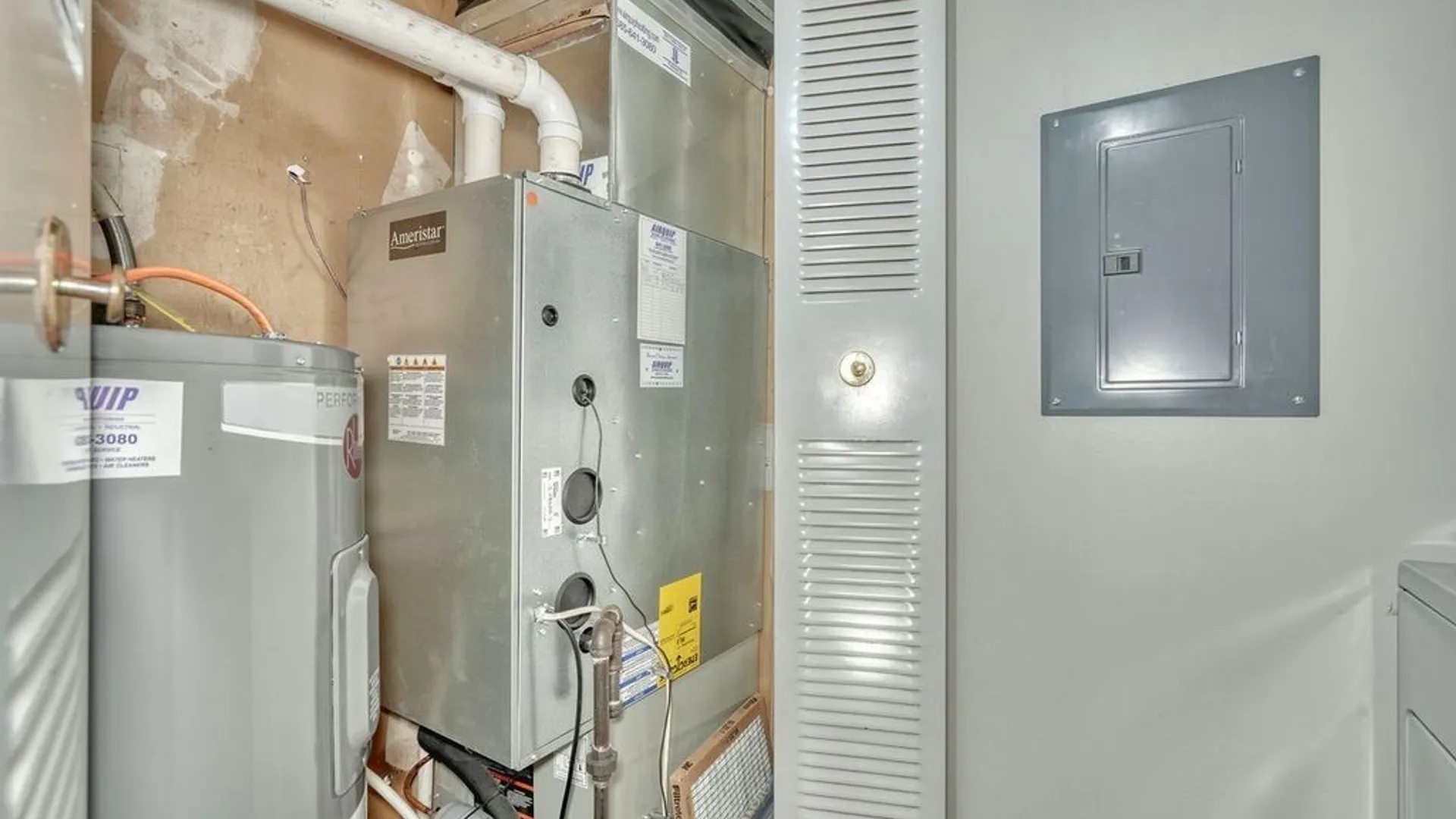 Property at 17 Eagle Lane, Perinton, NY 14450 19