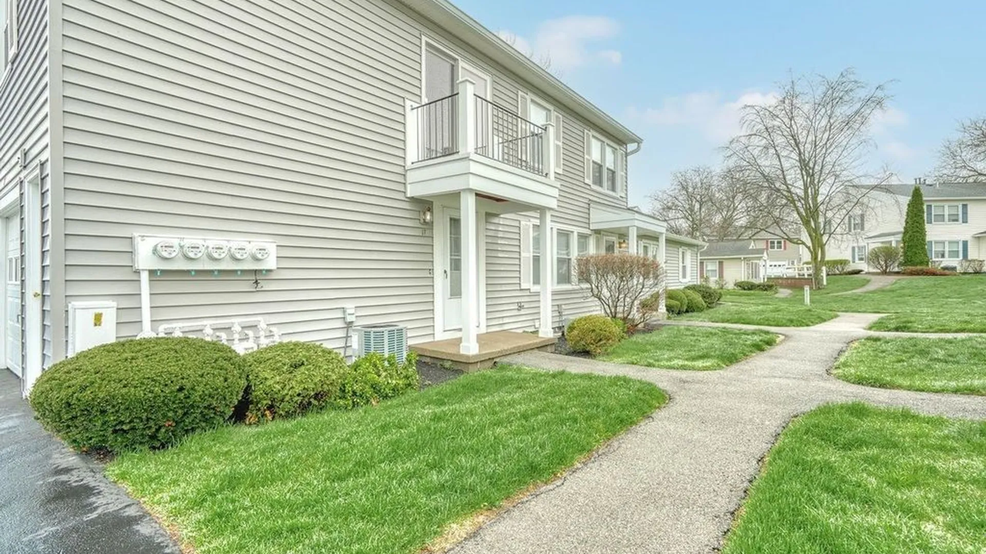 Property at 17 Eagle Lane, Perinton, NY 14450 2