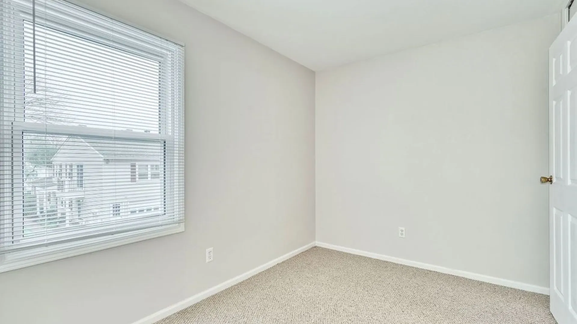 Property at 17 Eagle Lane, Perinton, NY 14450 21