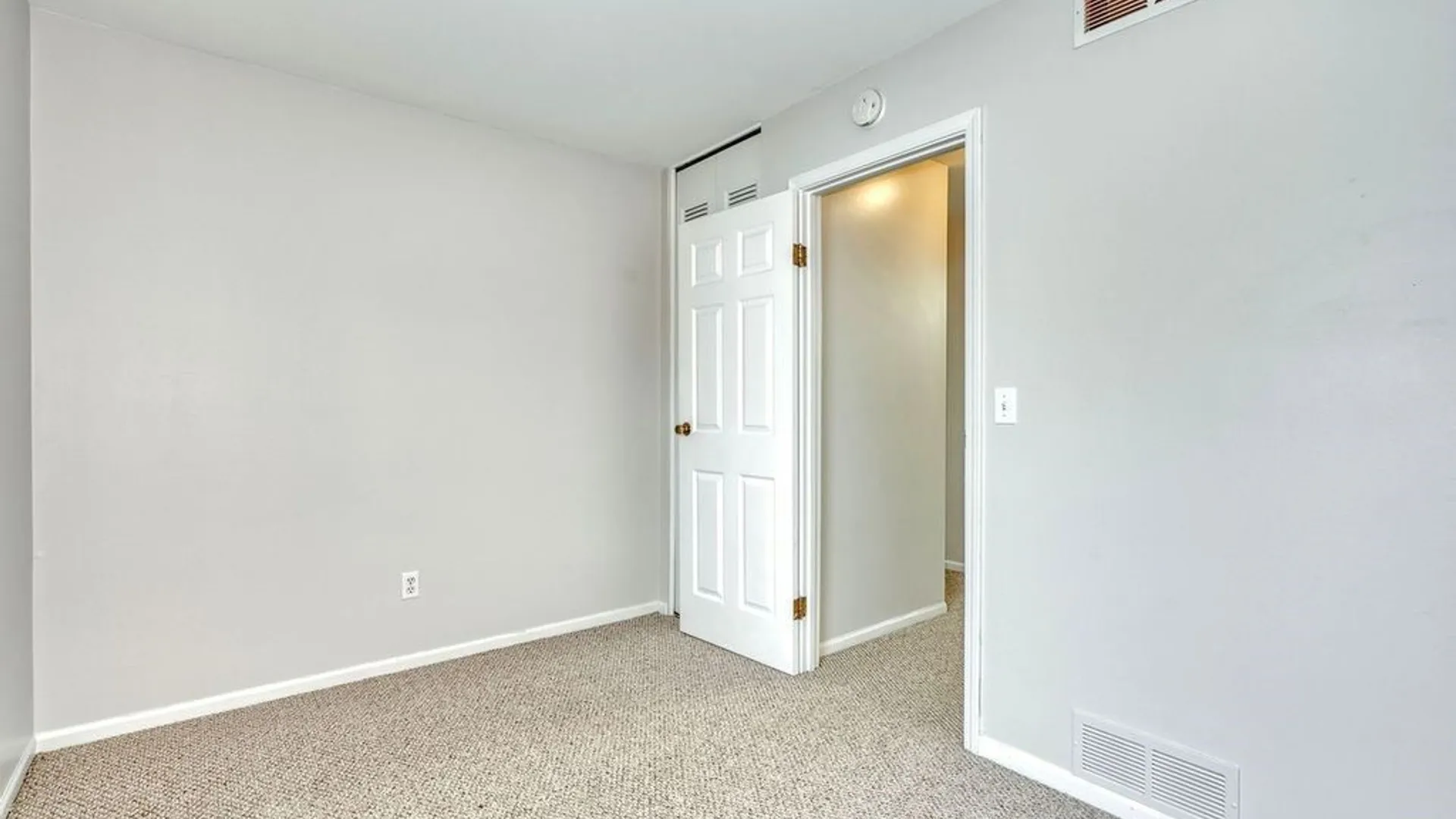 Property at 17 Eagle Lane, Perinton, NY 14450 22