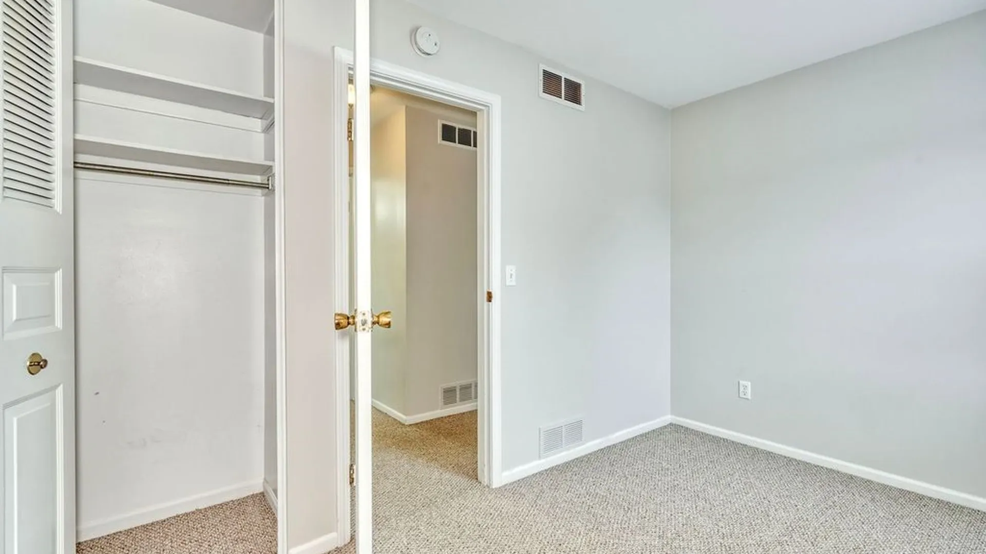 Property at 17 Eagle Lane, Perinton, NY 14450 23