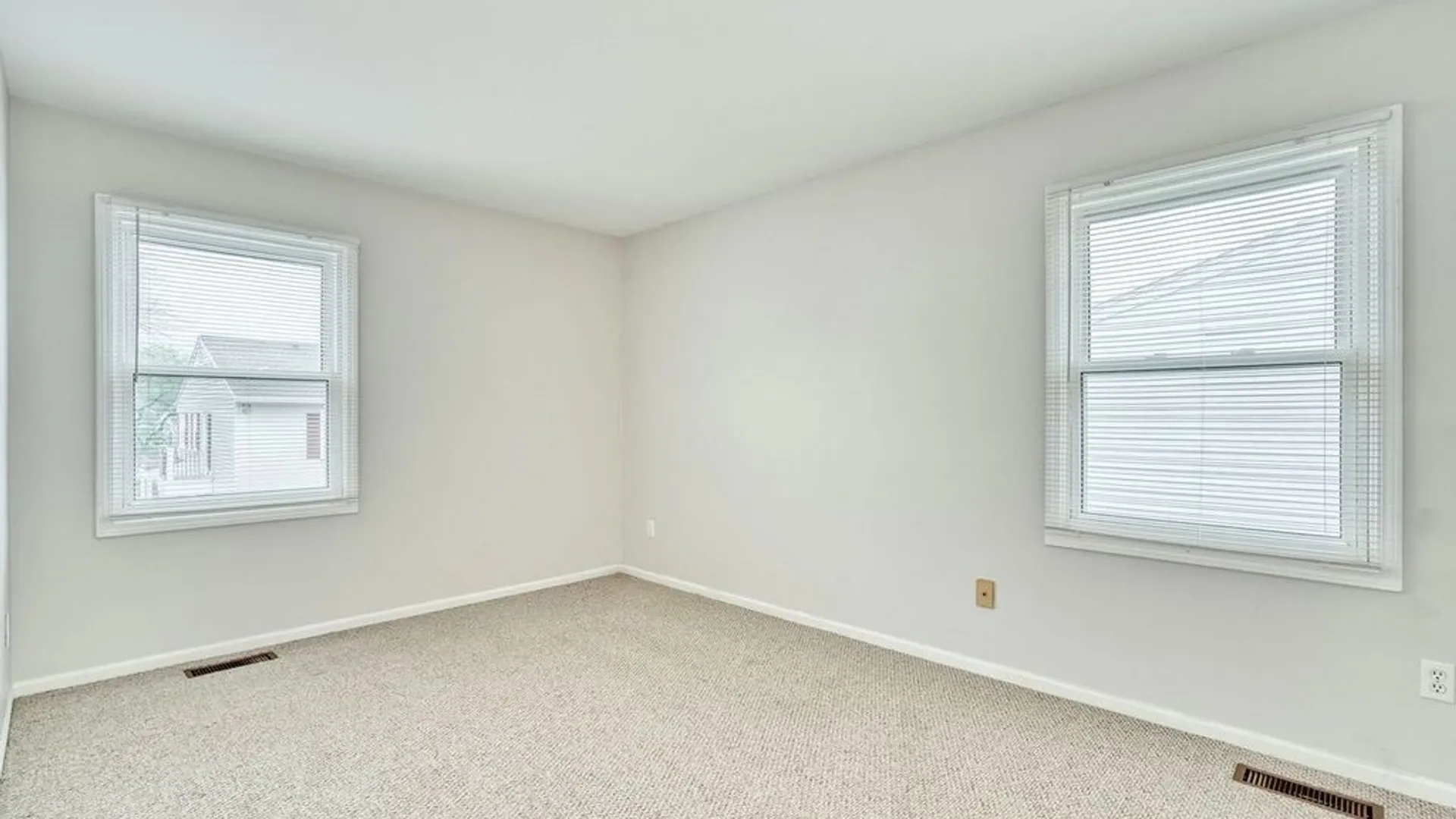 Property at 17 Eagle Lane, Perinton, NY 14450 24