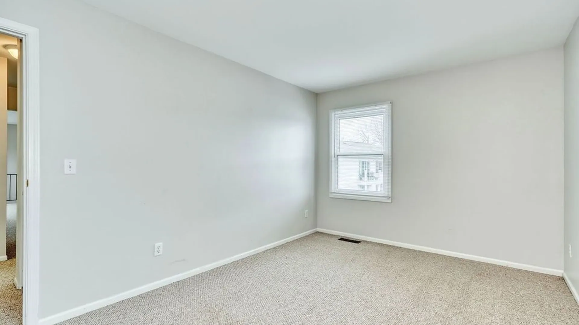 Property at 17 Eagle Lane, Perinton, NY 14450 25