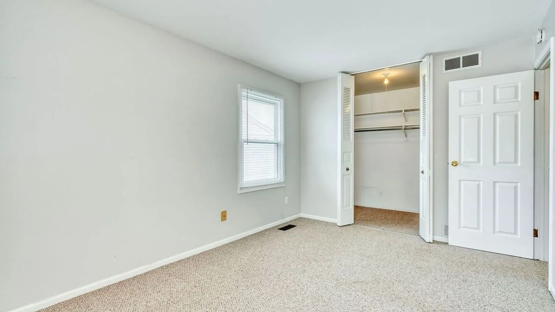 Property at 17 Eagle Lane, Perinton, NY 14450 28