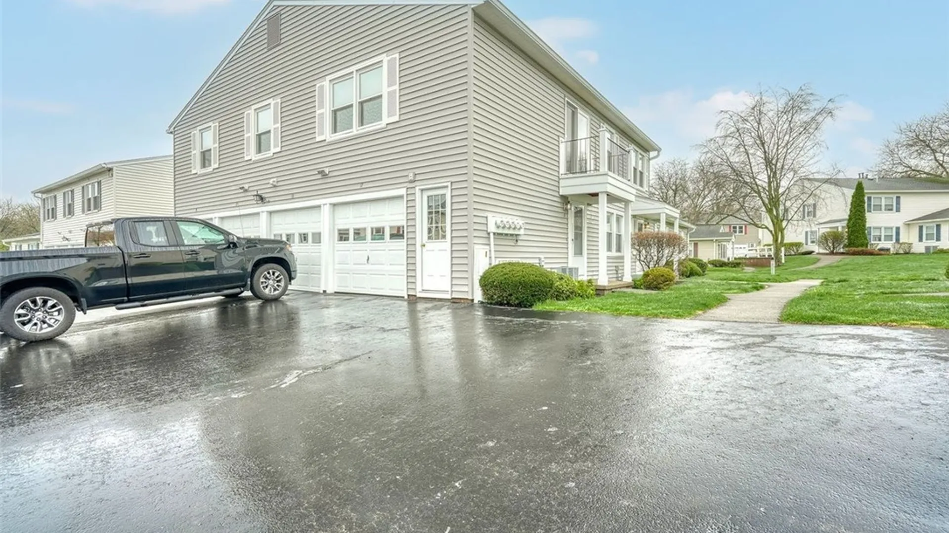 Property at 17 Eagle Lane, Perinton, NY 14450 4