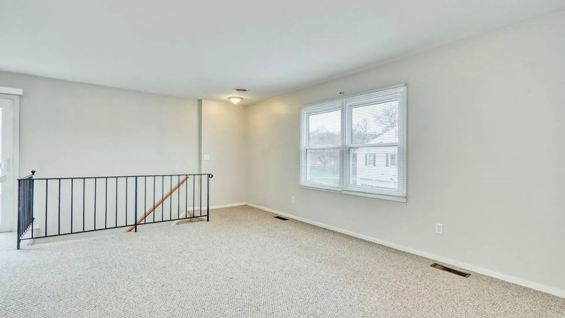 Property at 17 Eagle Lane, Perinton, NY 14450 9