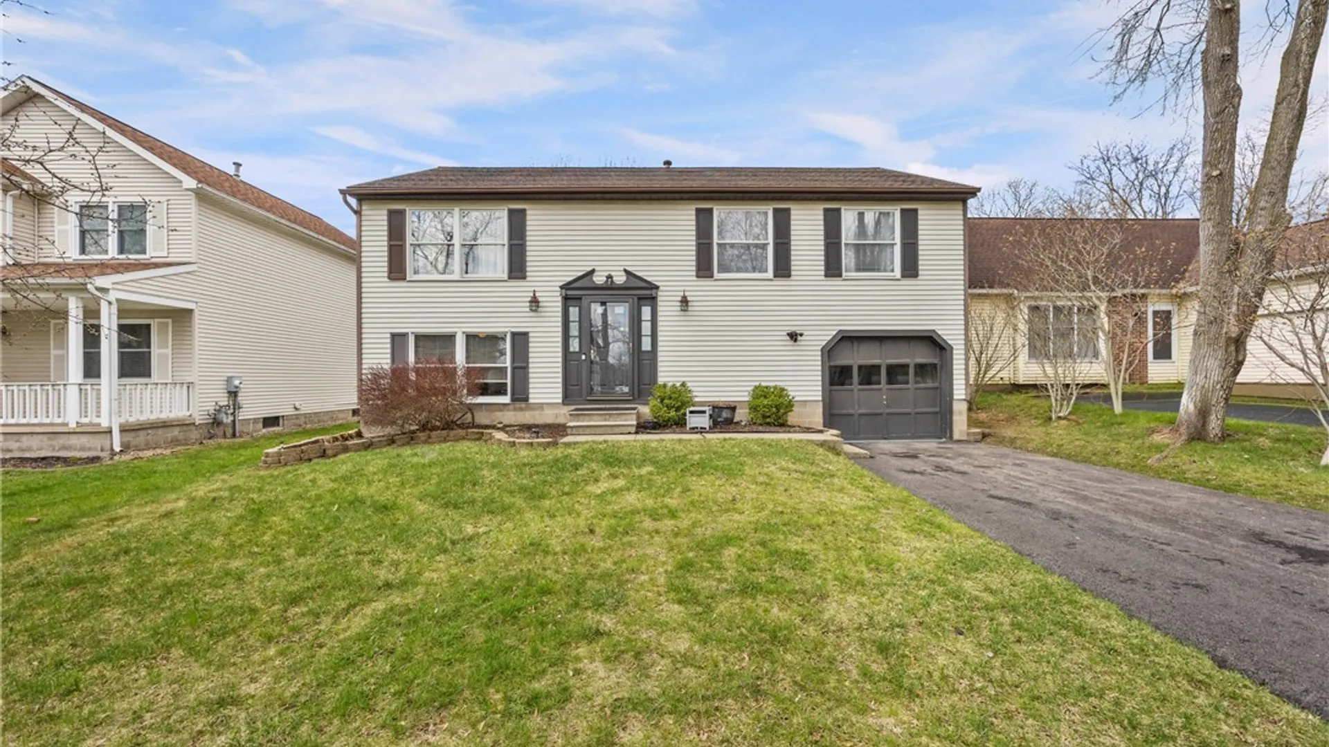 Property at 7 Shadbush, Henrietta, NY 14586 2