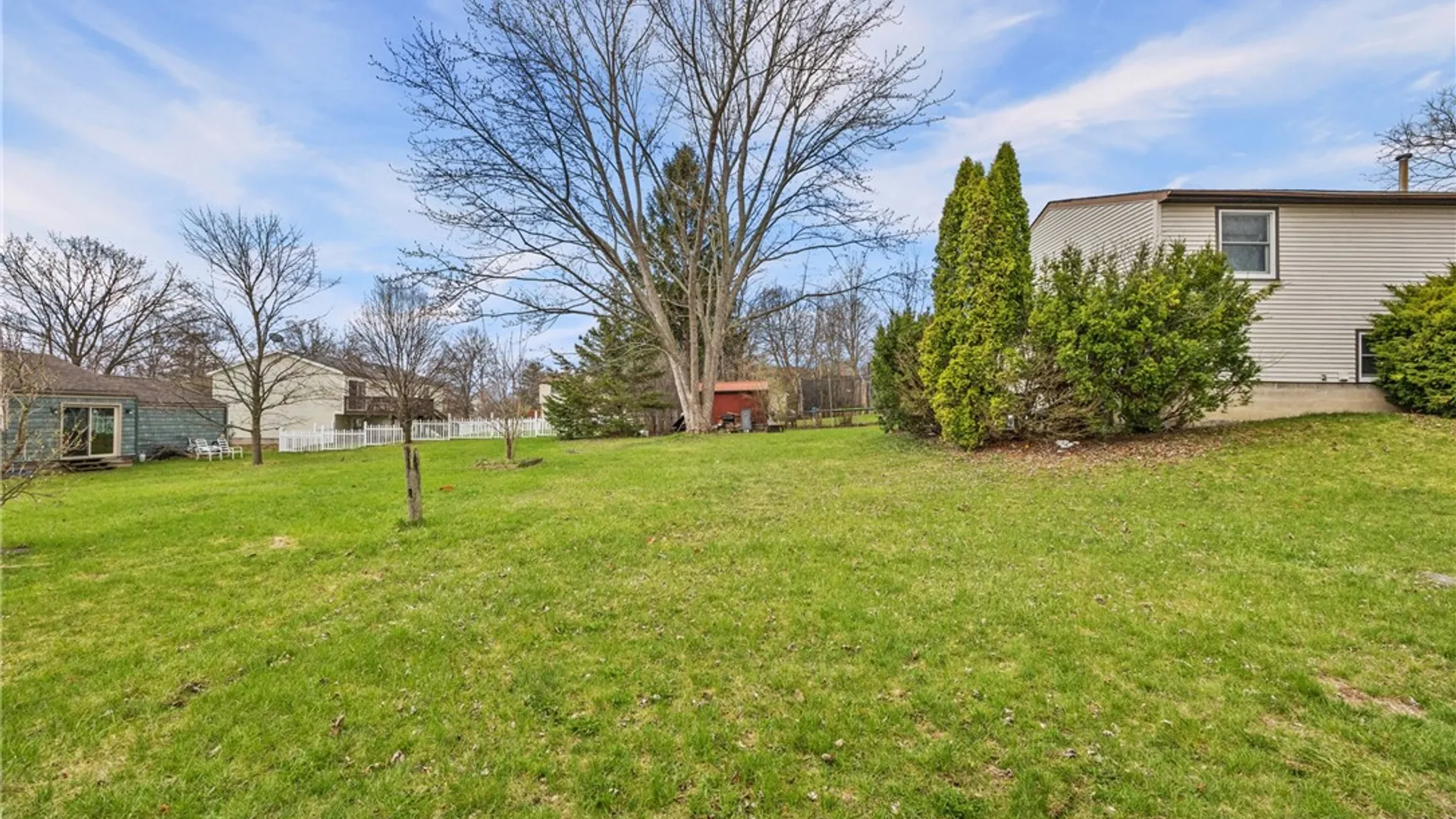 Property at 7 Shadbush, Henrietta, NY 14586 27