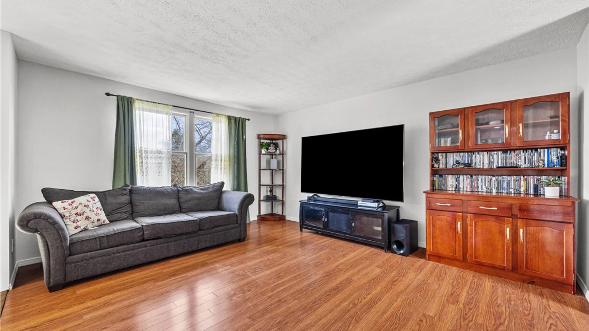 Property at 7 Shadbush, Henrietta, NY 14586 4