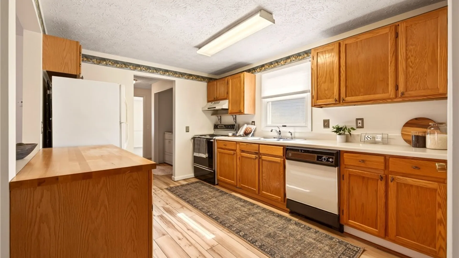 Property at 20 Tall Tree Drive, Penfield, NY 14526 13