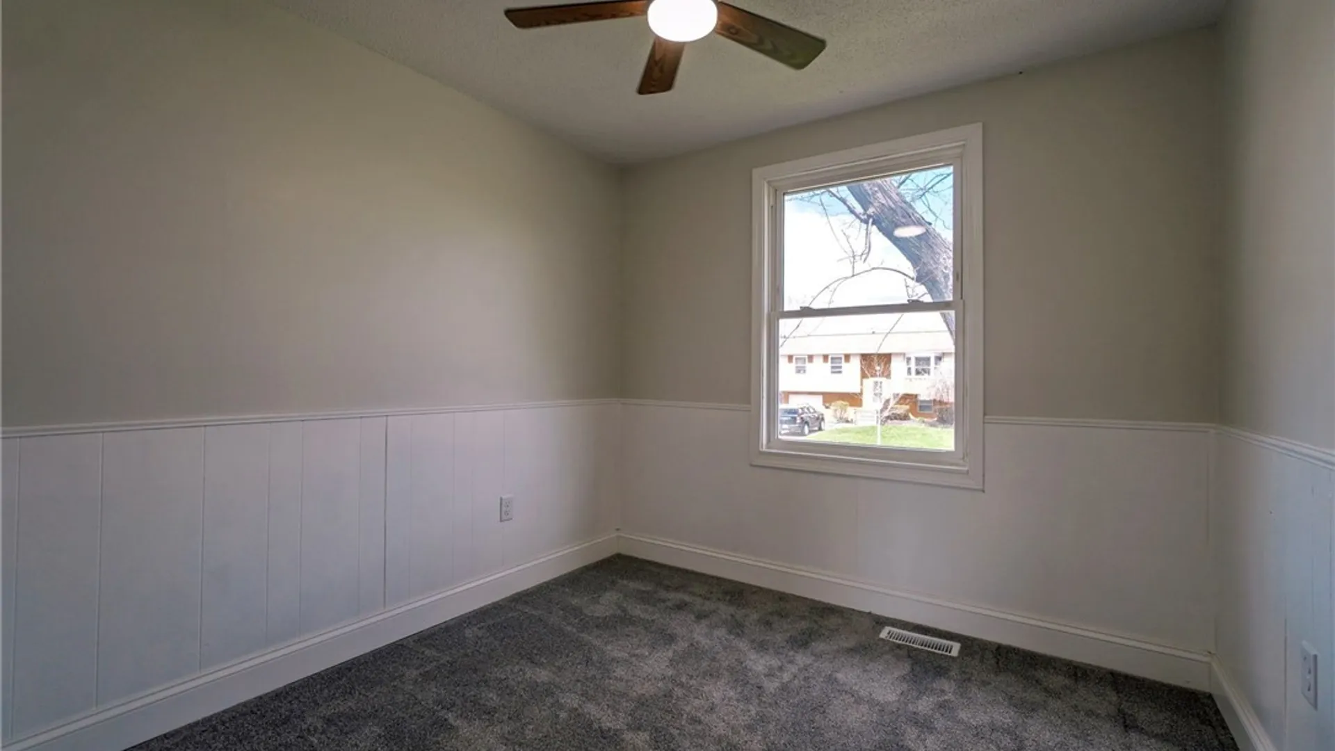 Property at 107 Le Havre Drive, Cheektowaga, NY 14227 30