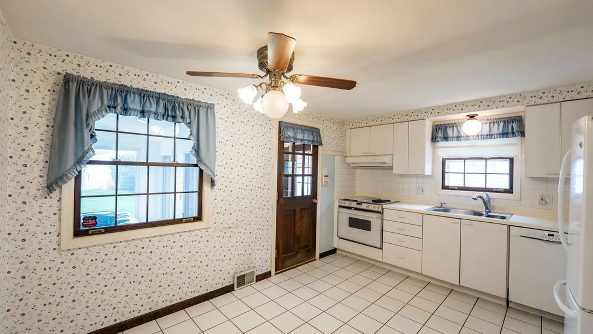 Property at 241 Dexter, Tonawanda, NY 14150 7