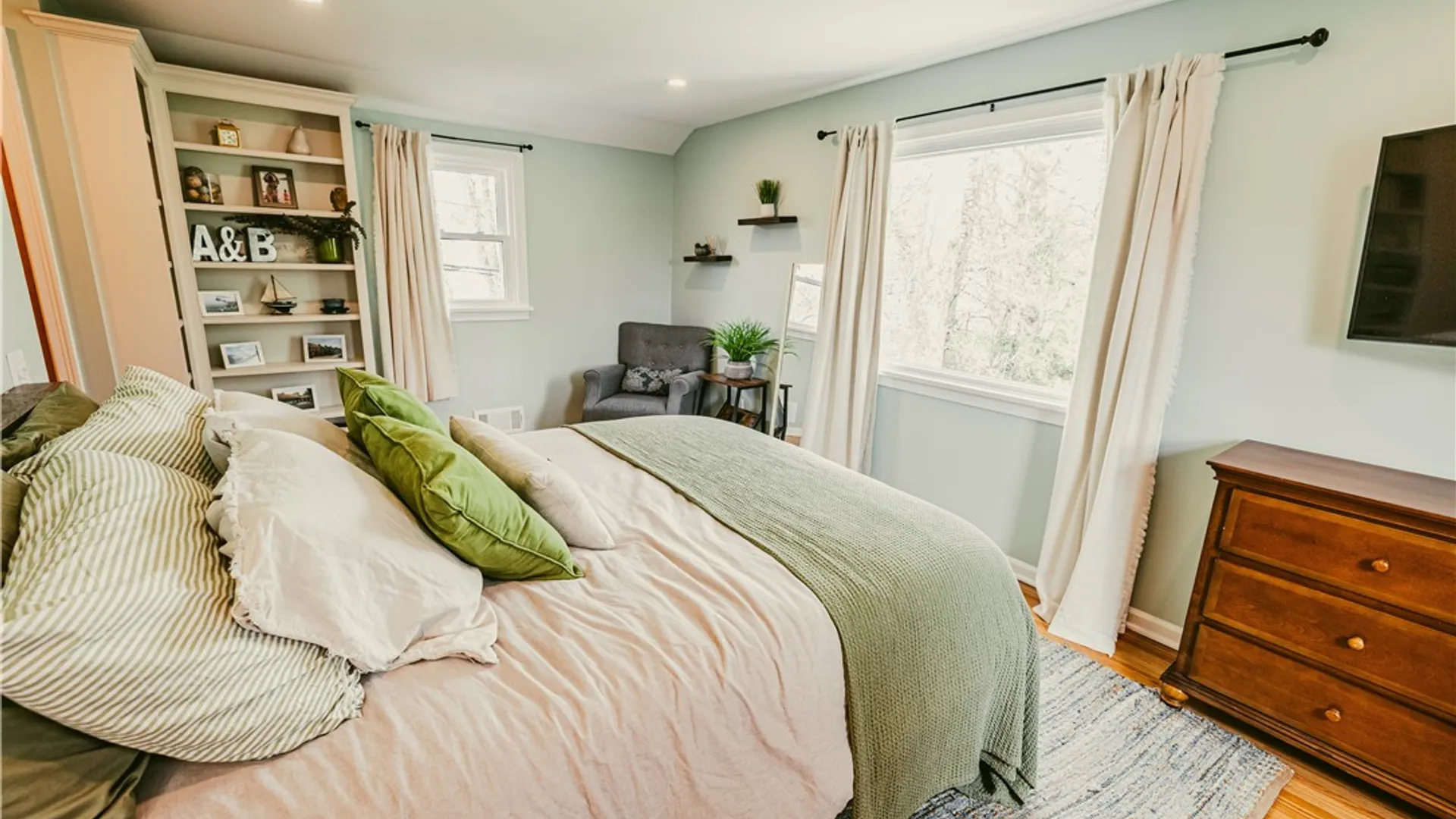 Property at 296 Troy Road, Brighton, NY 14618 18