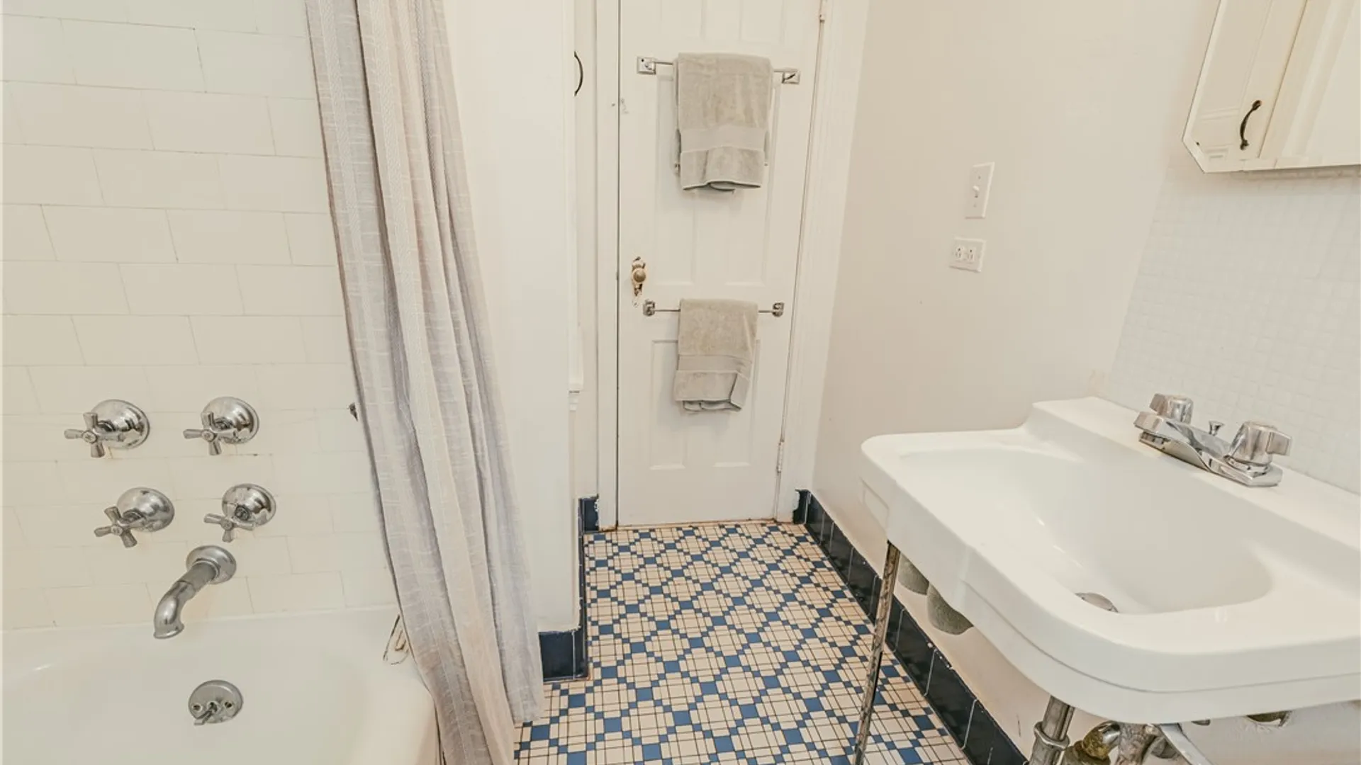 Property at 296 Troy Road, Brighton, NY 14618 27