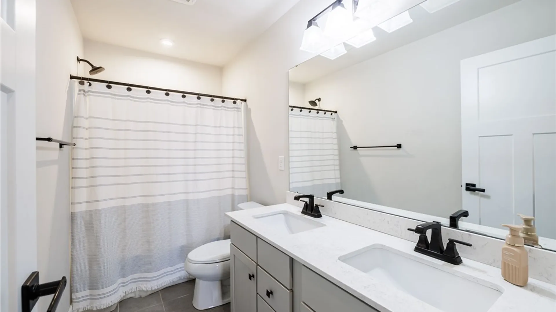 Property at 1816 Halesworth Lane, Webster, NY 14519 25