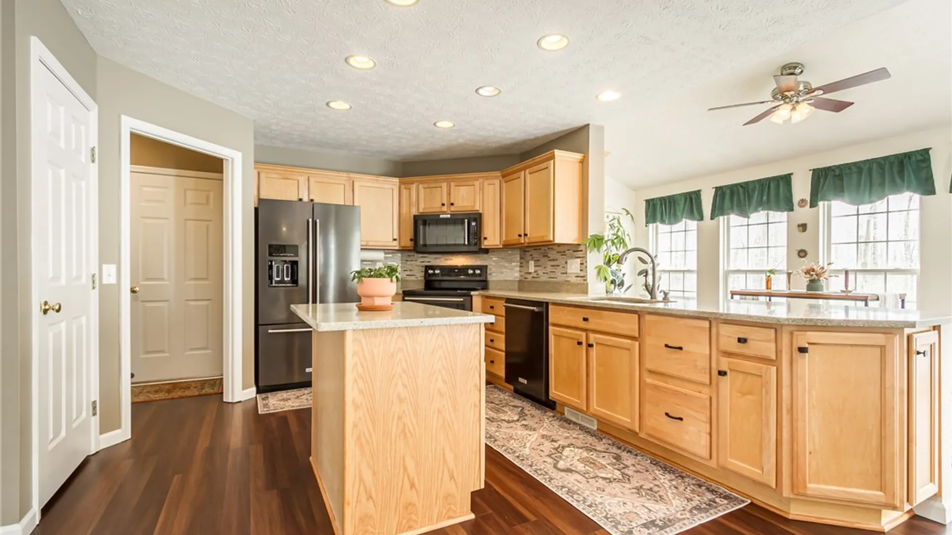 Property at 33 Chadwick Manor, Perinton, NY 14450 6