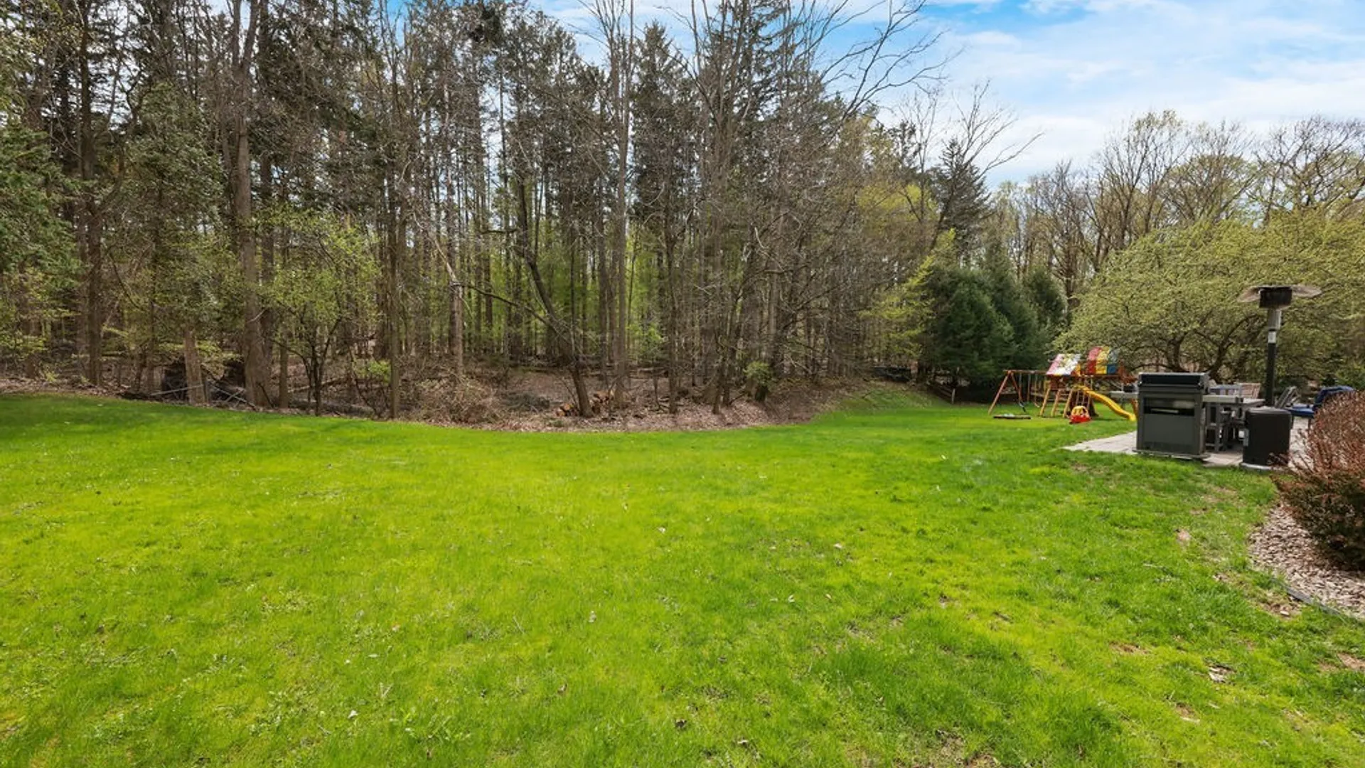 Property at 8037 Merrimac Drive, Manlius, NY 13104 38