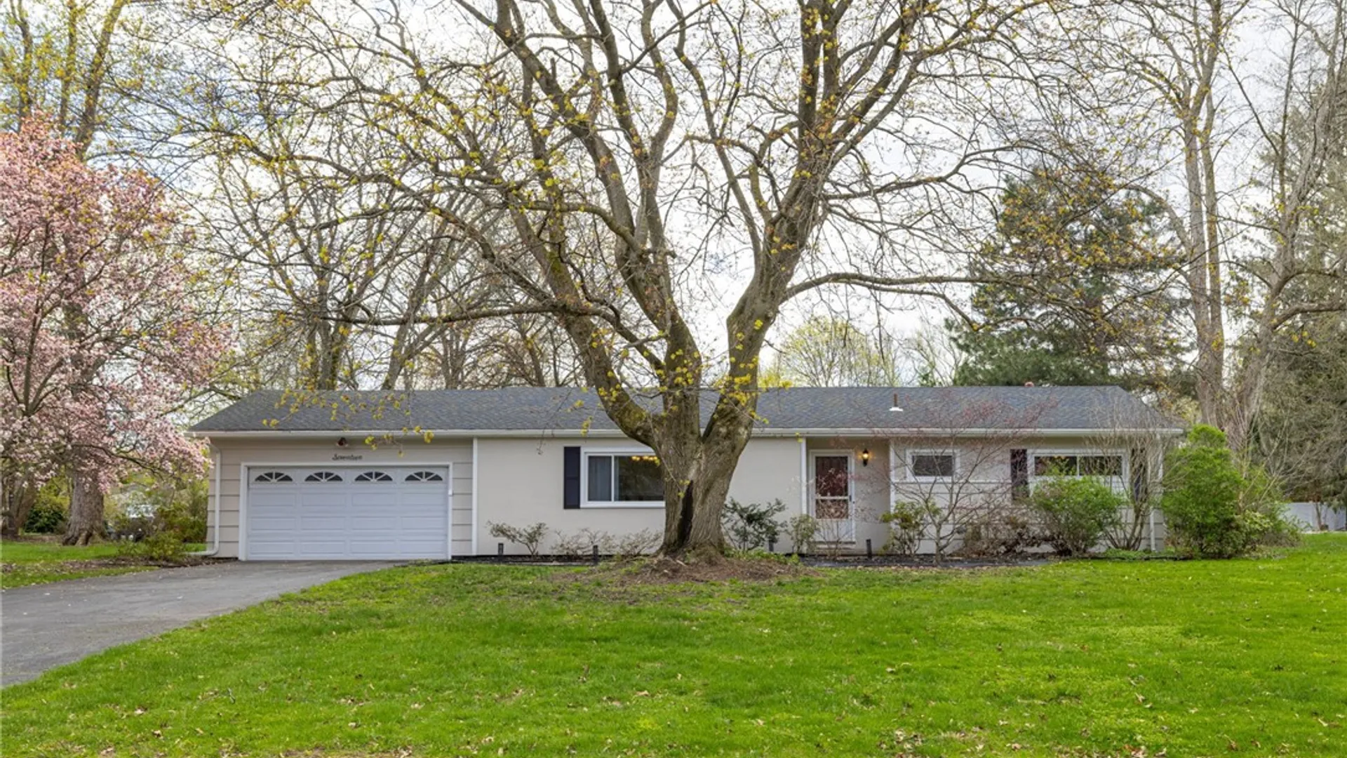 Property at 17 Butternut Drive, Pittsford, NY 14534 2