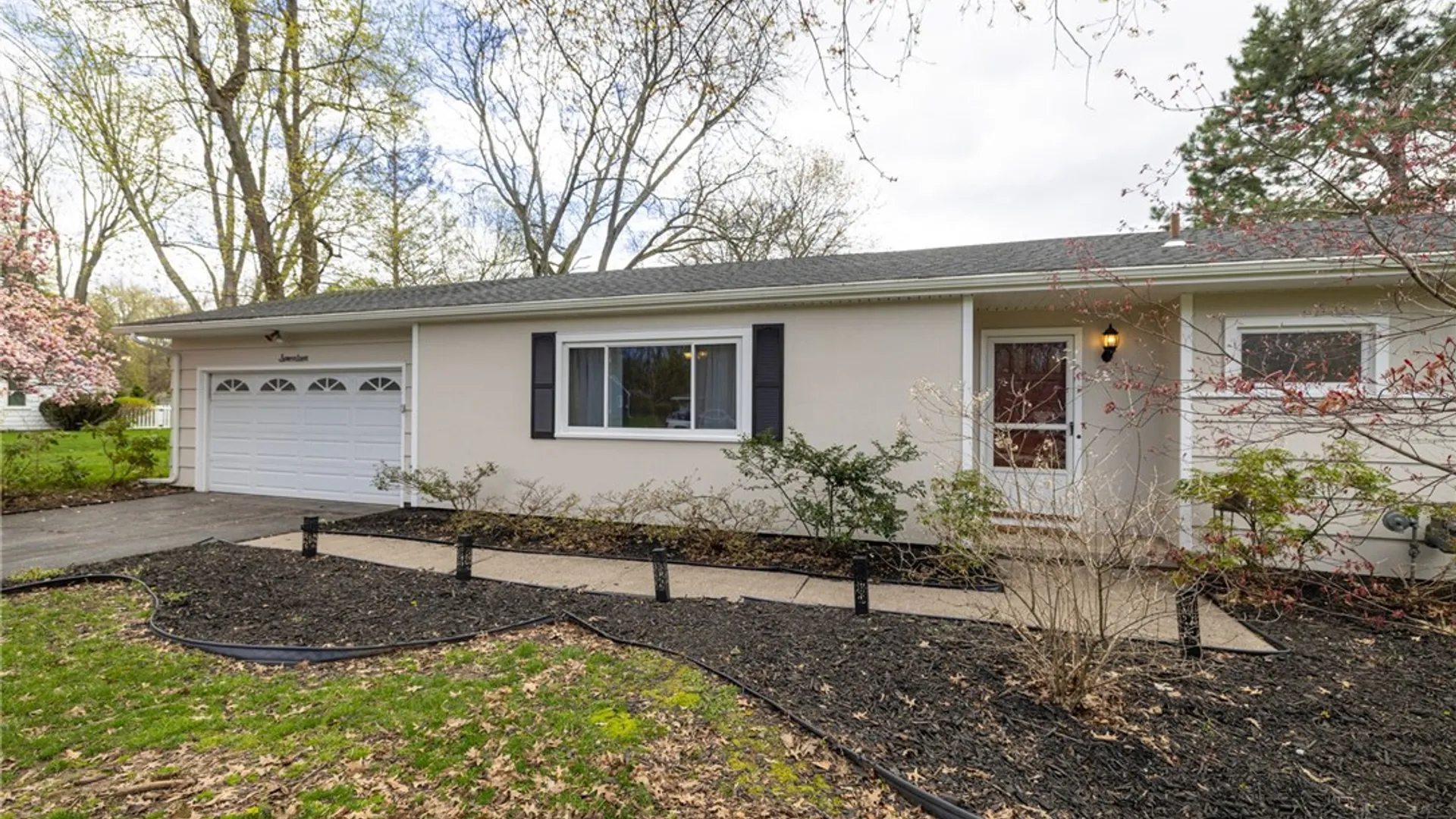 Property at 17 Butternut Drive, Pittsford, NY 14534 3