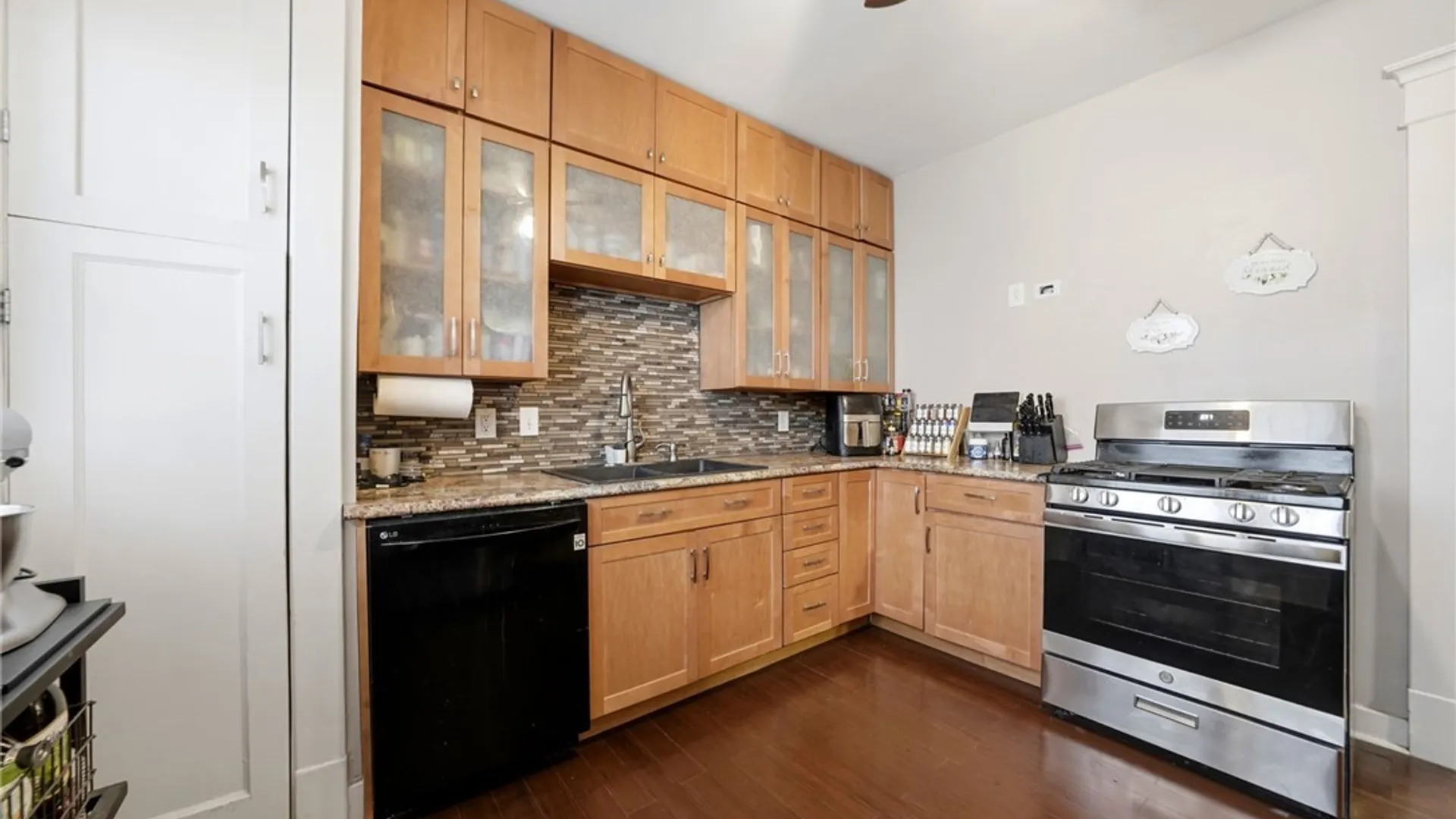 Property at 121 Fordham Drive, Buffalo, NY 14216 19