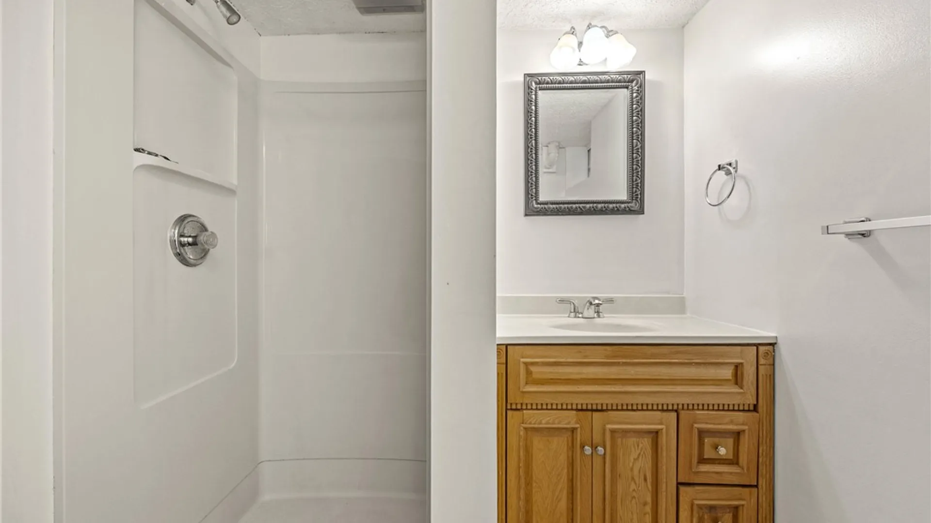 Property at 569 Marsh Road, Pittsford, NY 14534 19