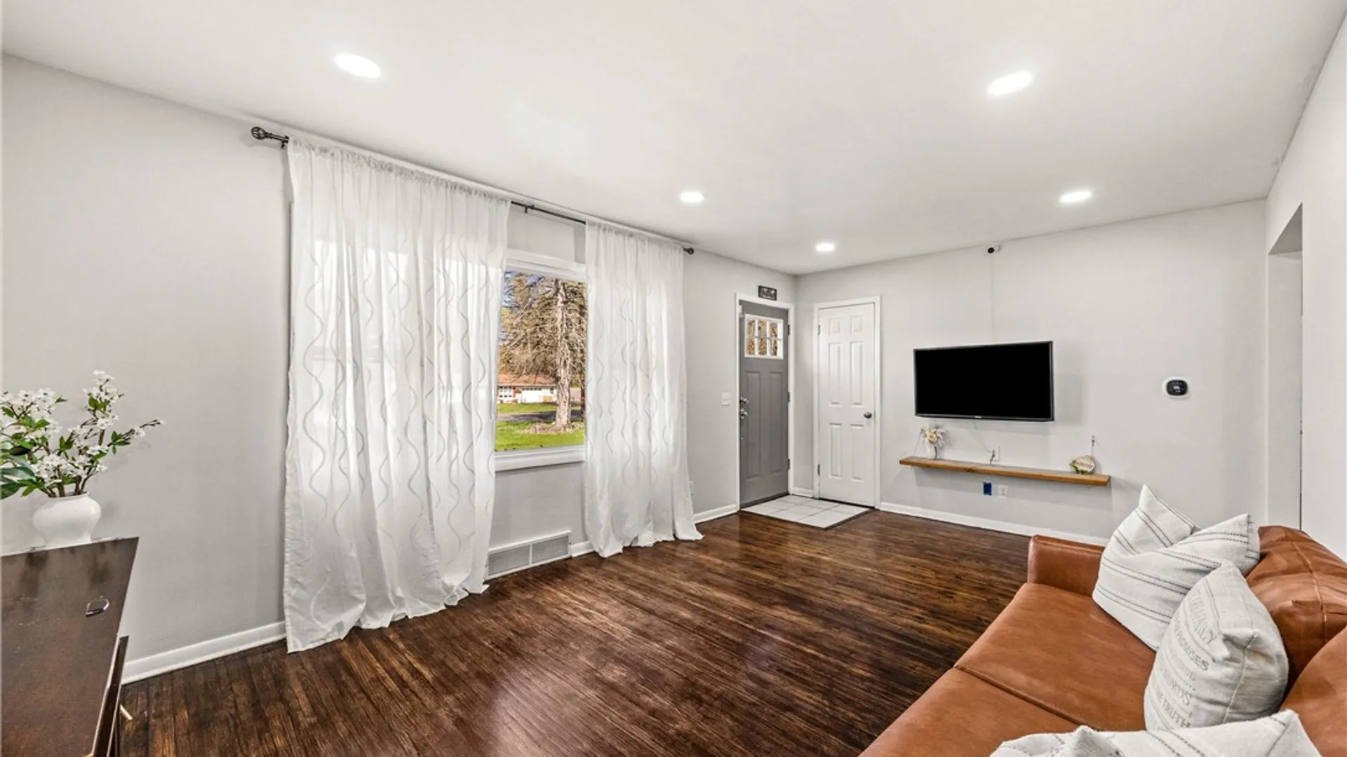 Property at 569 Marsh Road, Pittsford, NY 14534 6