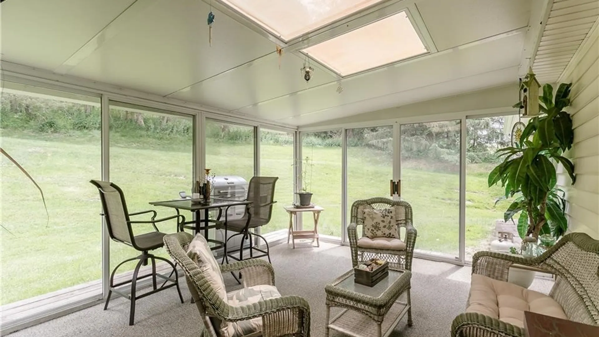 Property at 251 Beaconview Court, Irondequoit, NY 14617 13