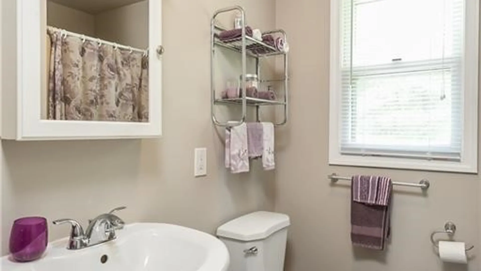 Property at 251 Beaconview Court, Irondequoit, NY 14617 16