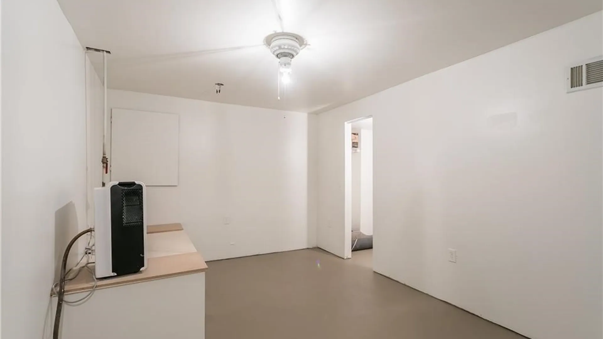 Property at 251 Beaconview Court, Irondequoit, NY 14617 20