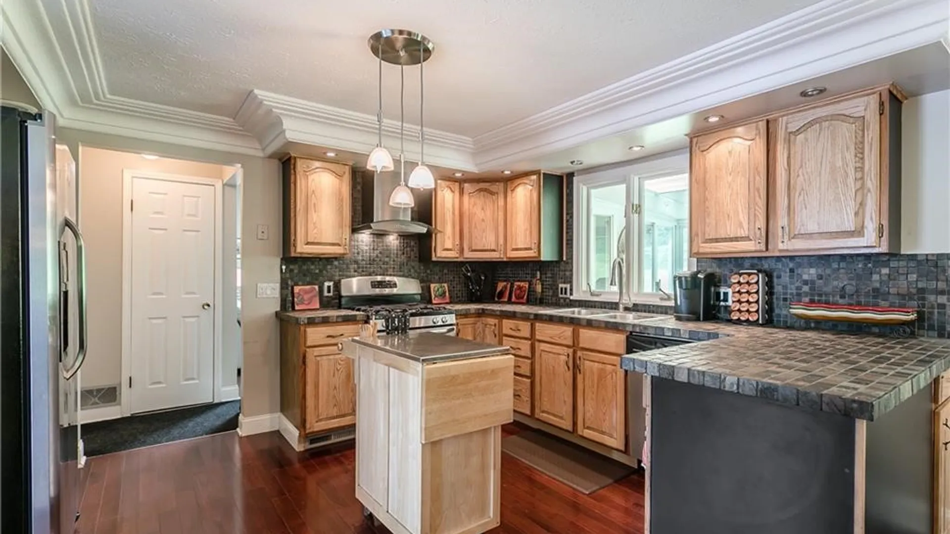 Property at 251 Beaconview Court, Irondequoit, NY 14617 9