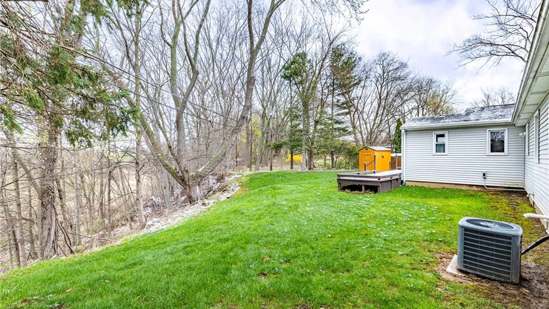 Property at 40 Carlsam Circle, Irondequoit, NY 14609 24