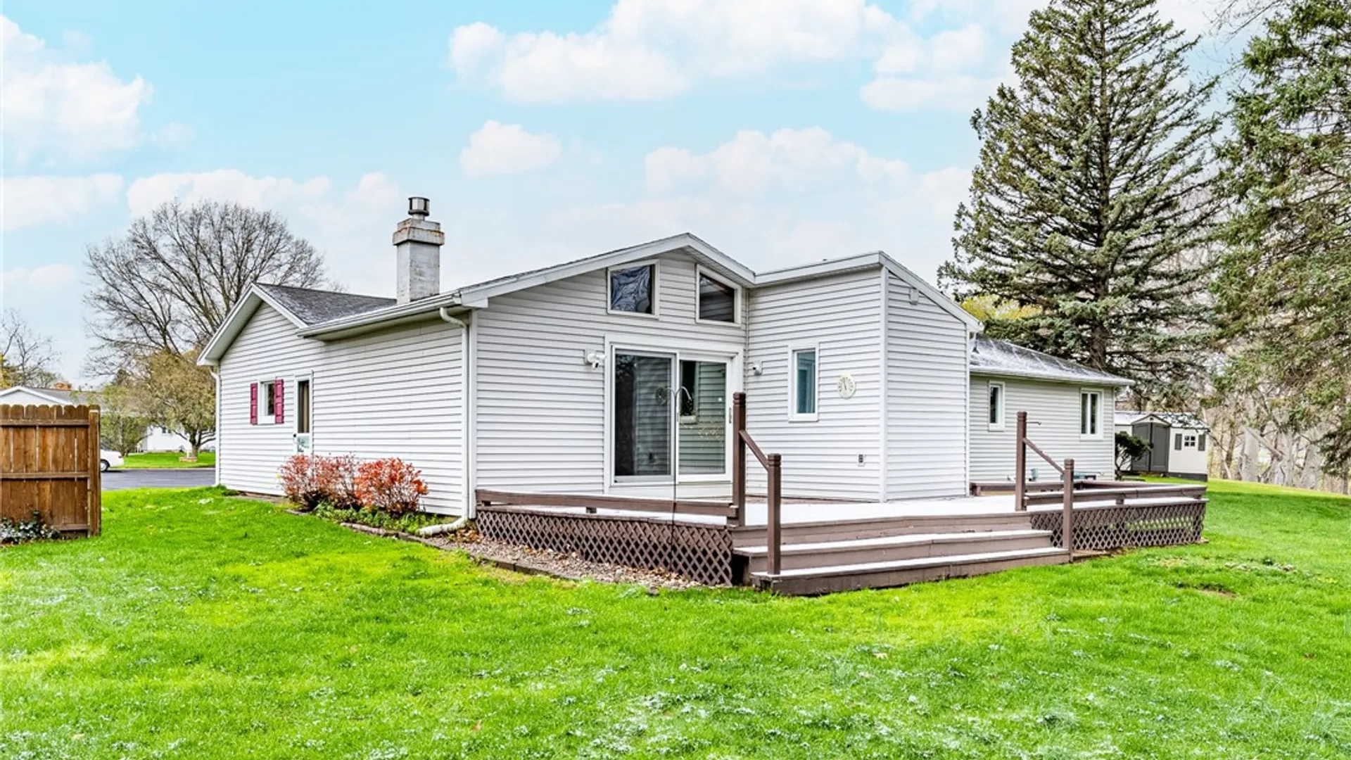 Property at 40 Carlsam Circle, Irondequoit, NY 14609 26