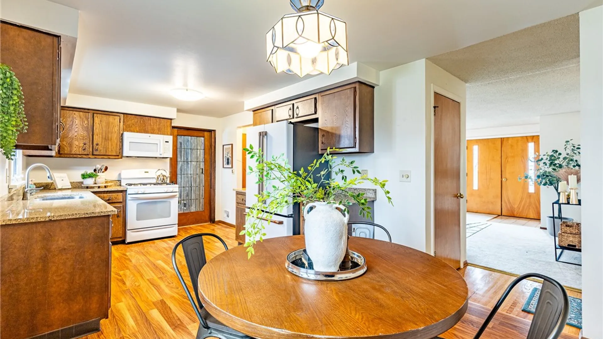 Property at 40 Carlsam Circle, Irondequoit, NY 14609 6