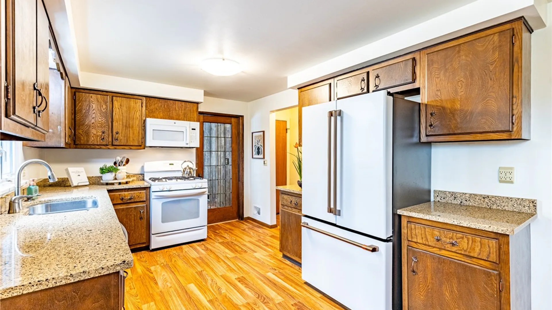 Property at 40 Carlsam Circle, Irondequoit, NY 14609 7