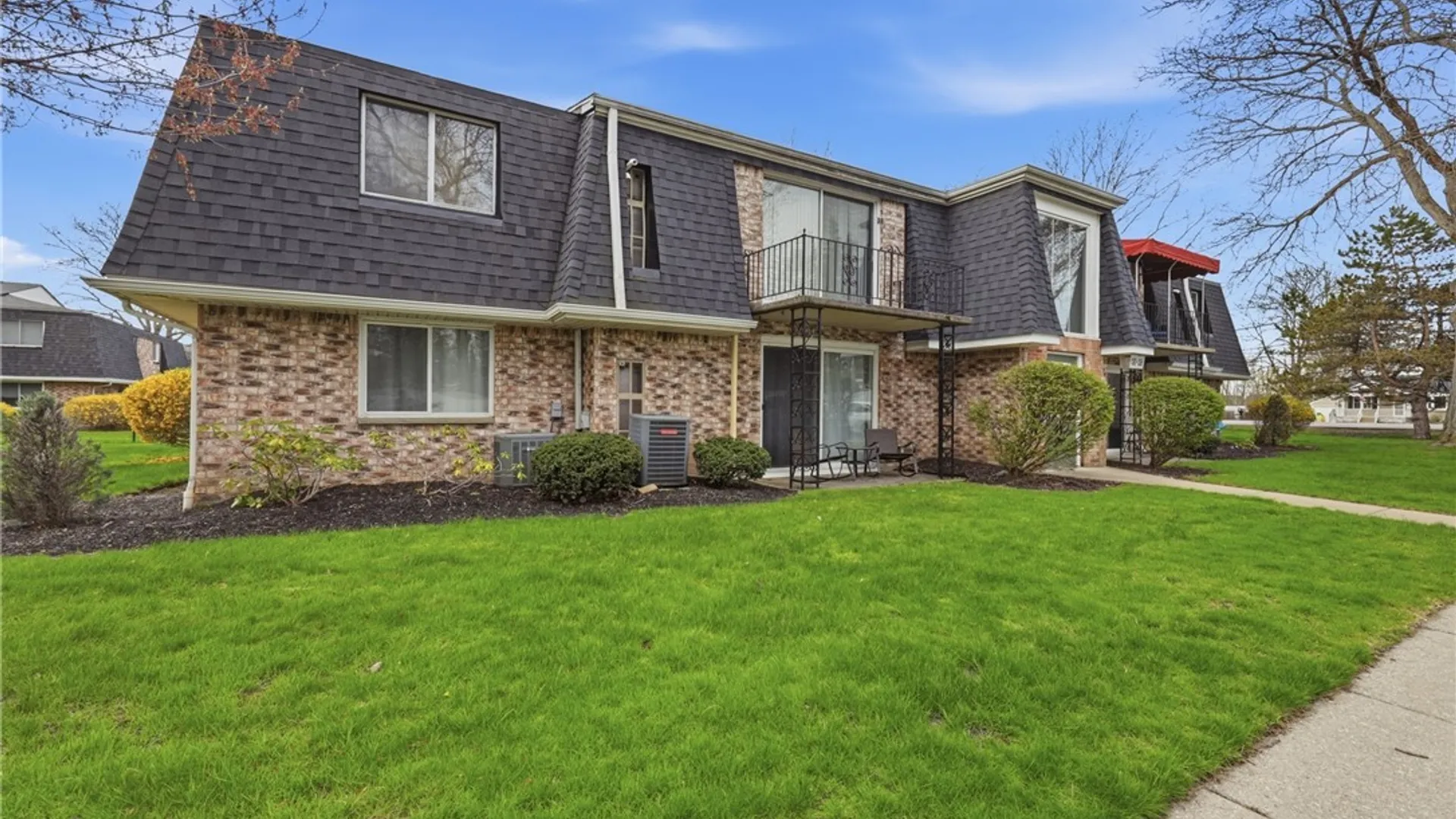 Property at 130 Foxberry Drive, Amherst, NY 14068 2