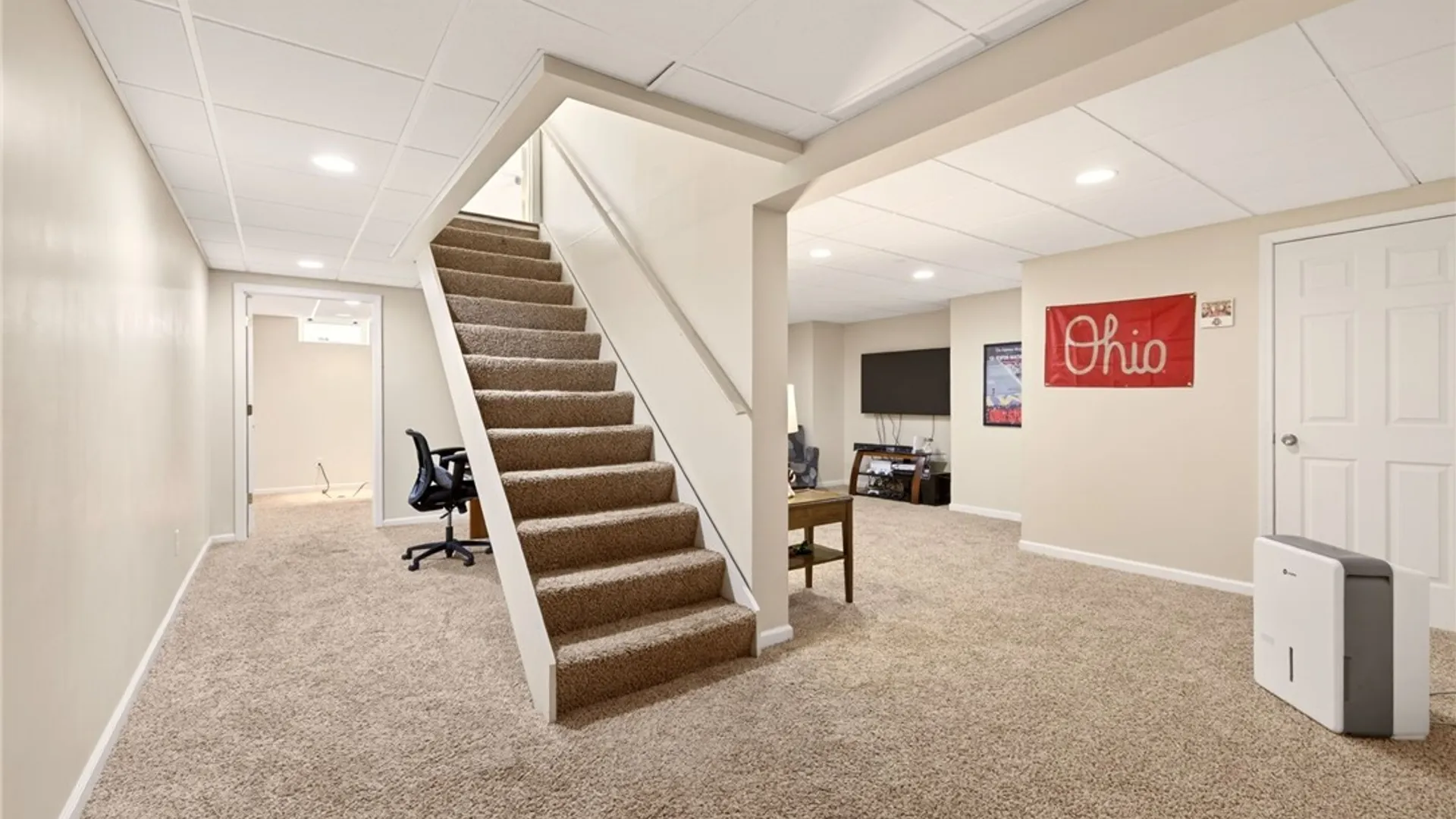 Property at 22 Stanford Way, Perinton, NY 14450 42