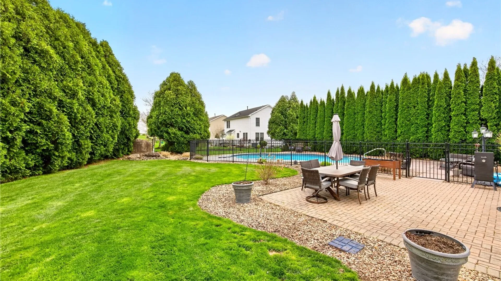 Property at 22 Stanford Way, Perinton, NY 14450 45