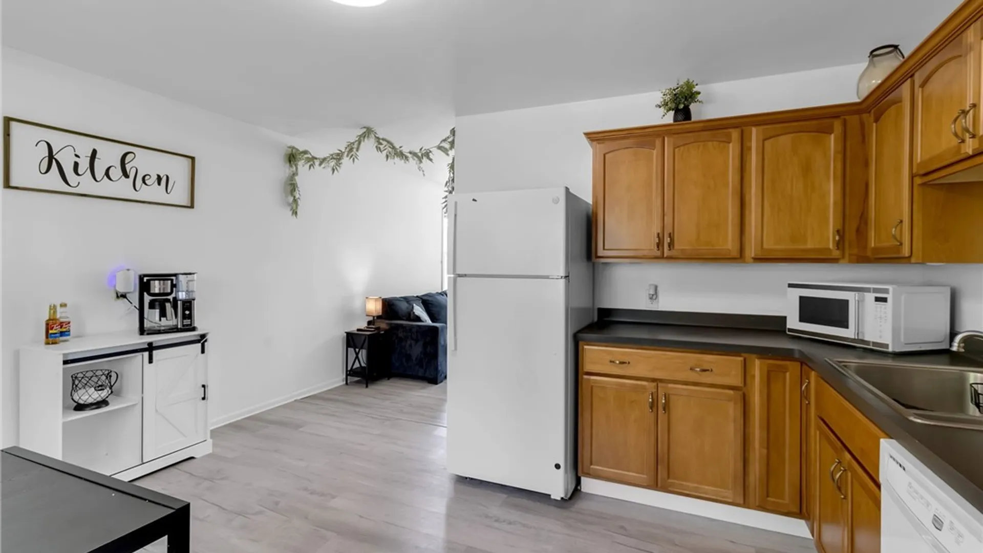 Property at 491 Pleasant Ave, Hamburg, NY 14075 11