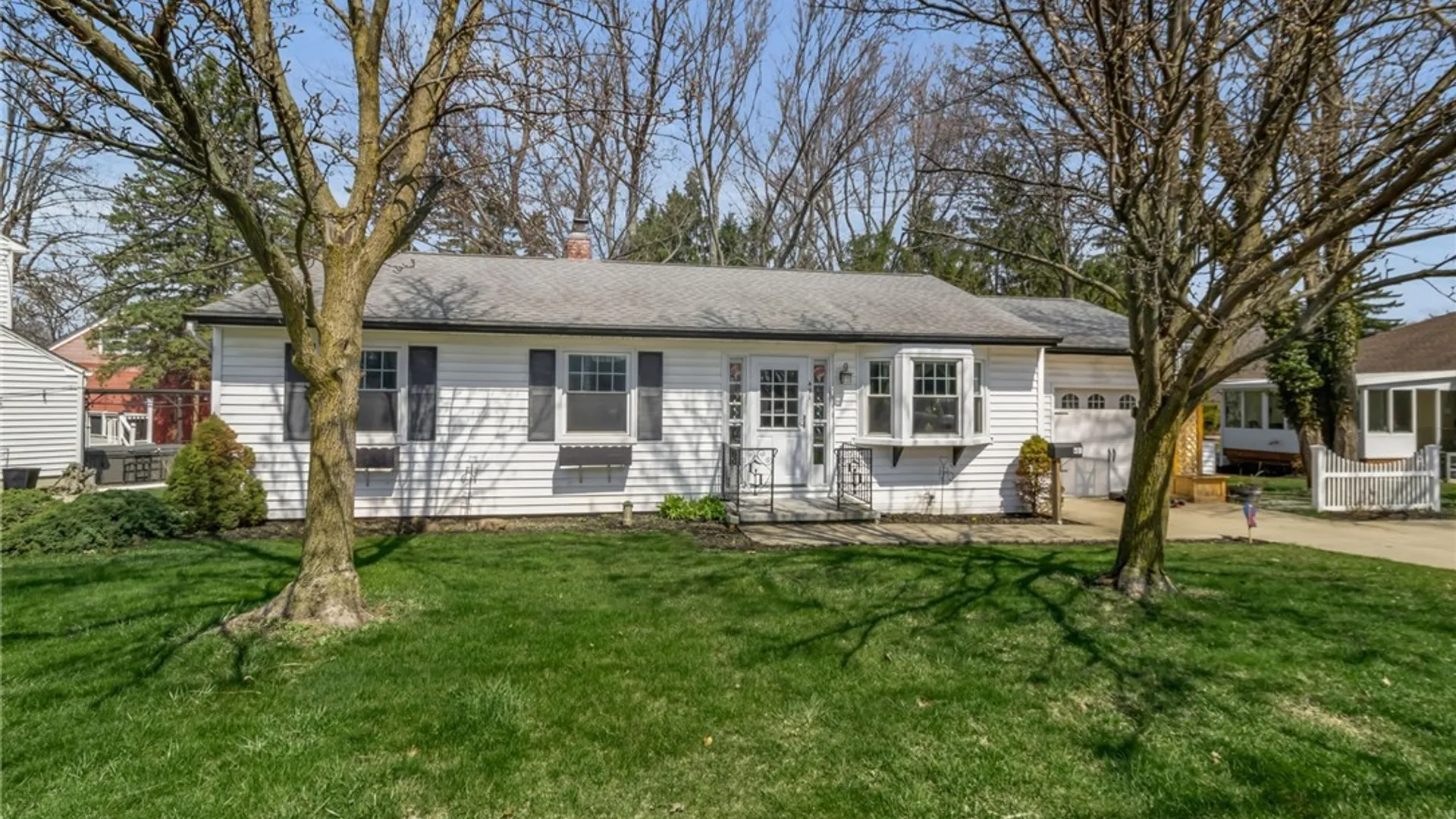 Property at 491 Pleasant Ave, Hamburg, NY 14075 2