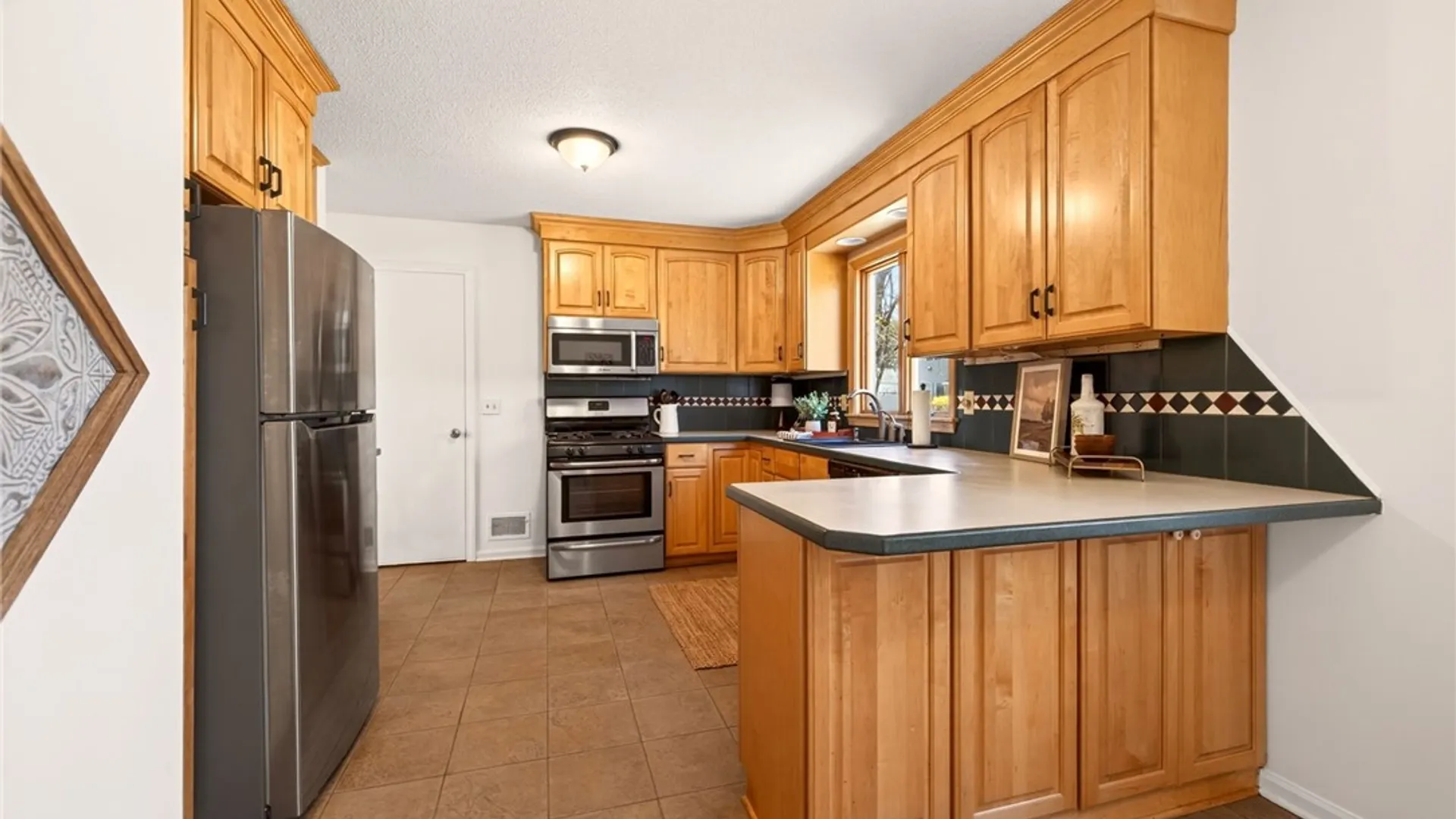 Property at 19 Laureldale Drive, Pittsford, NY 14534 15