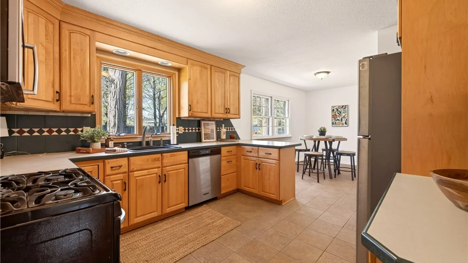 Property at 19 Laureldale Drive, Pittsford, NY 14534 17