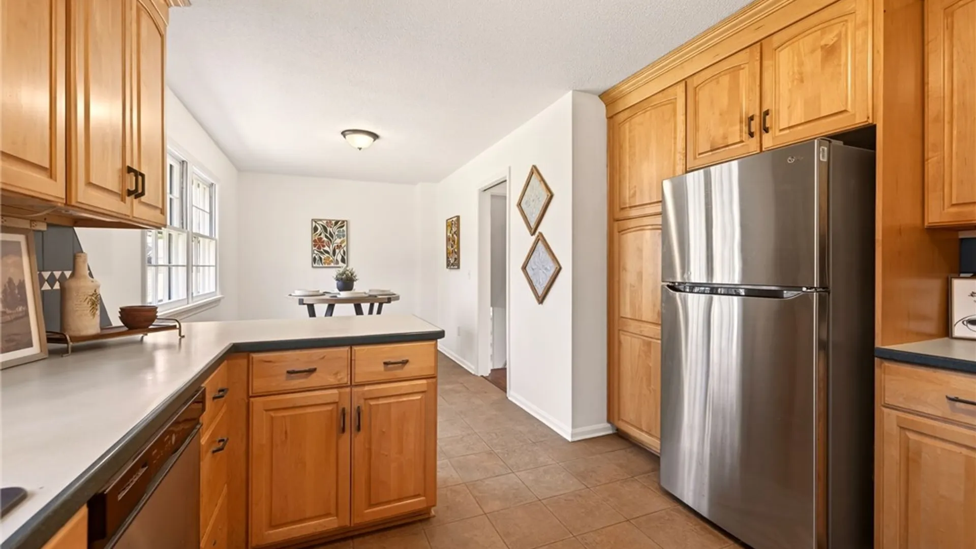 Property at 19 Laureldale Drive, Pittsford, NY 14534 18