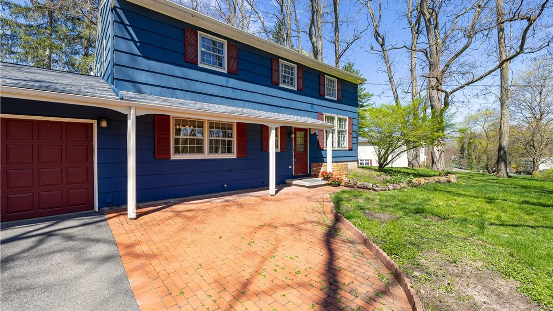 Property at 19 Laureldale Drive, Pittsford, NY 14534 2