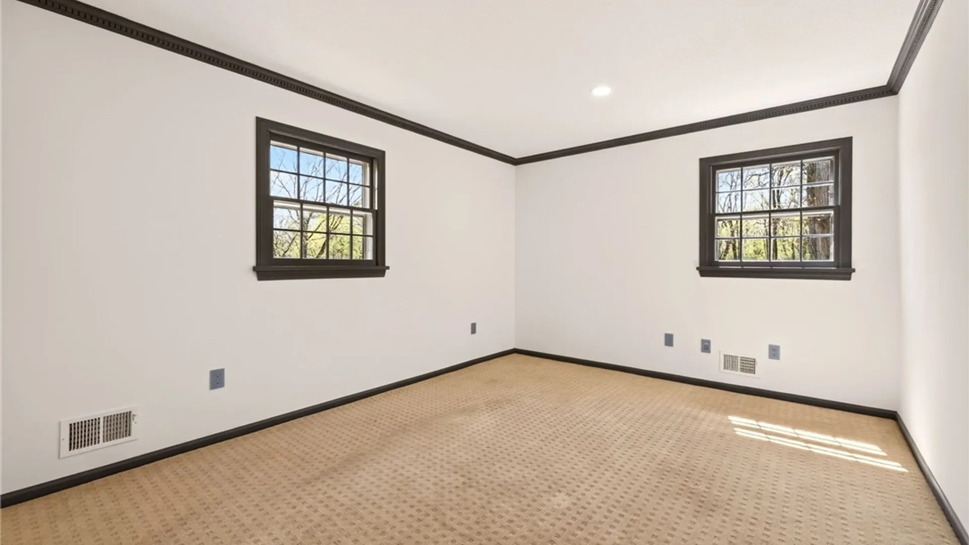 Property at 19 Laureldale Drive, Pittsford, NY 14534 21