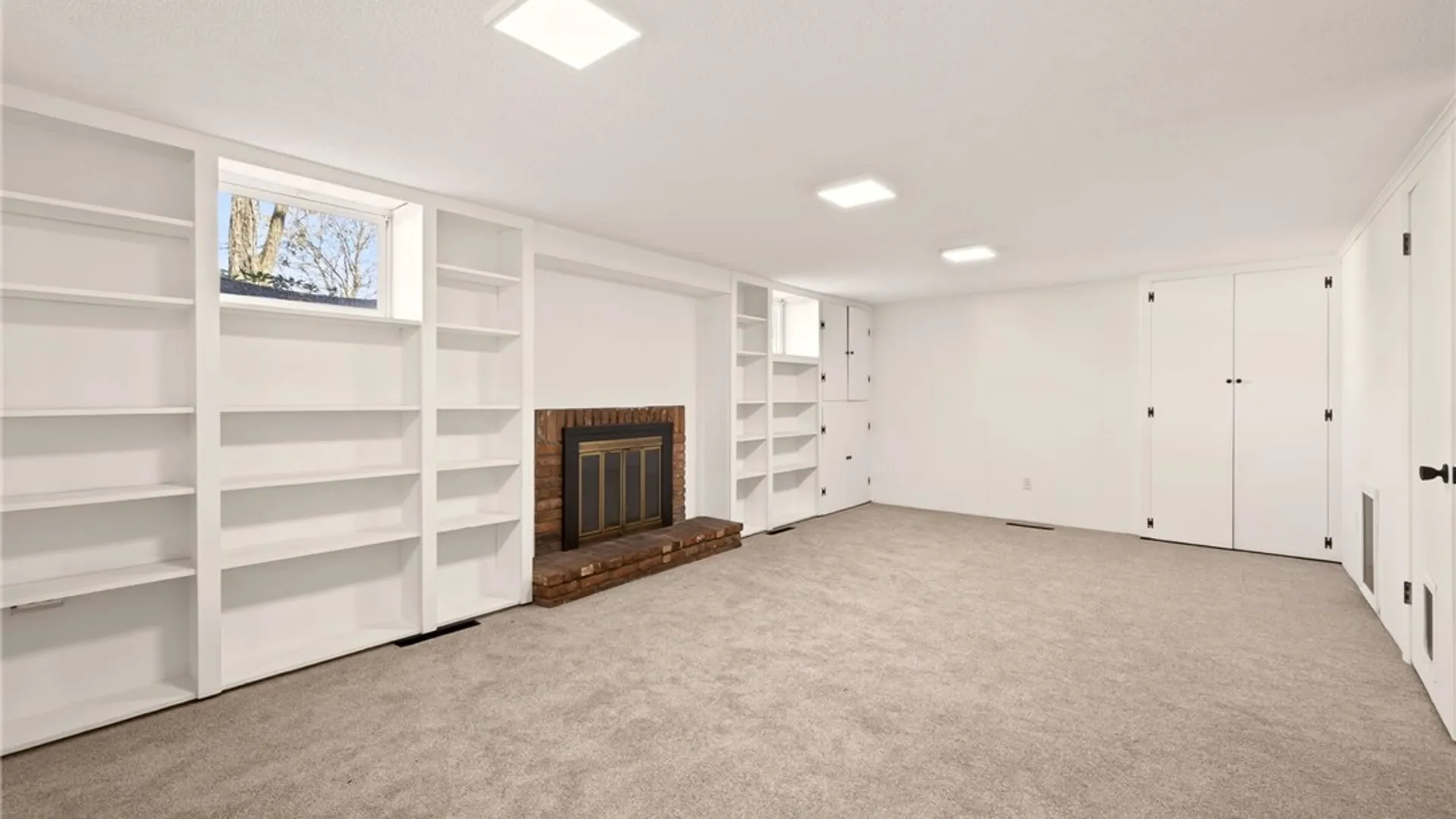 Property at 19 Laureldale Drive, Pittsford, NY 14534 28