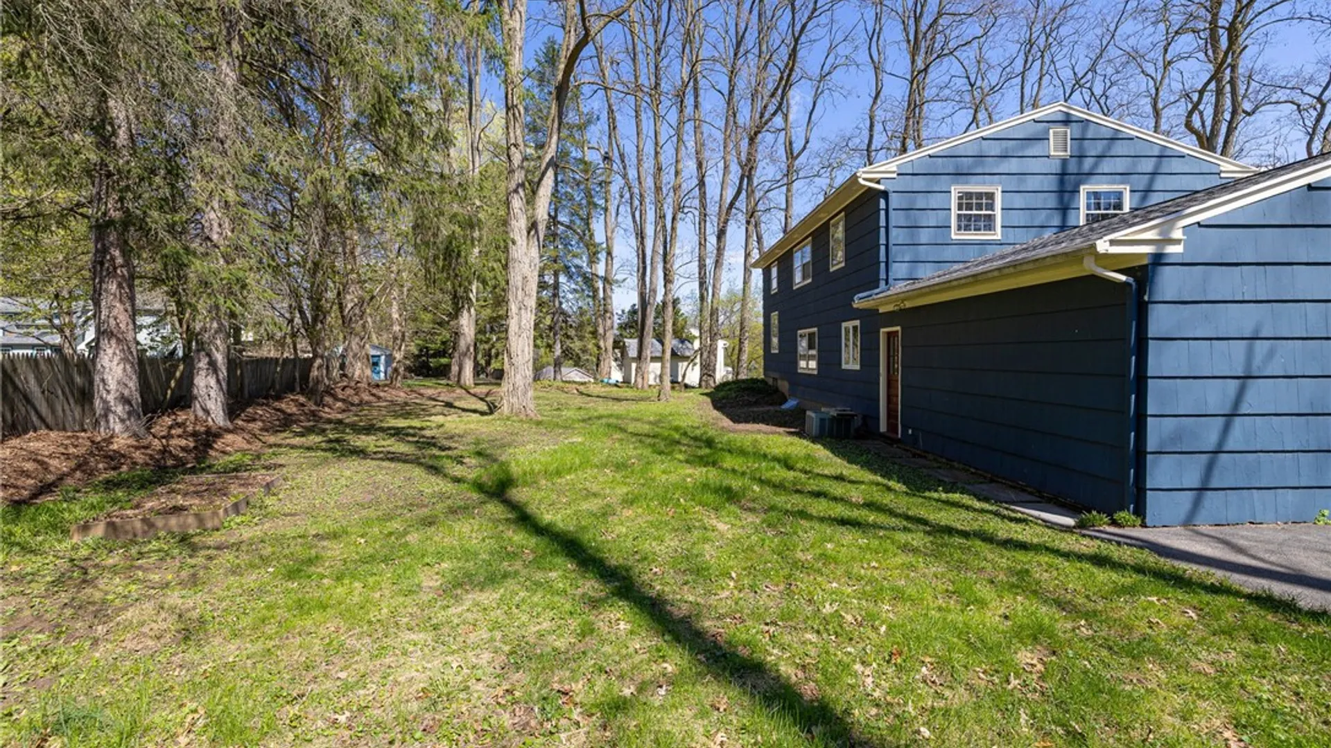Property at 19 Laureldale Drive, Pittsford, NY 14534 29