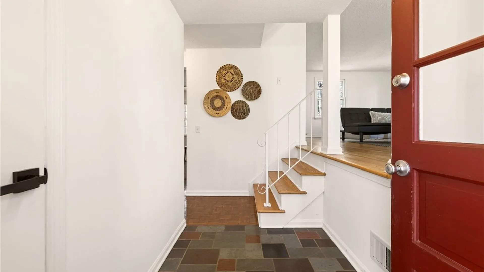 Property at 19 Laureldale Drive, Pittsford, NY 14534 4