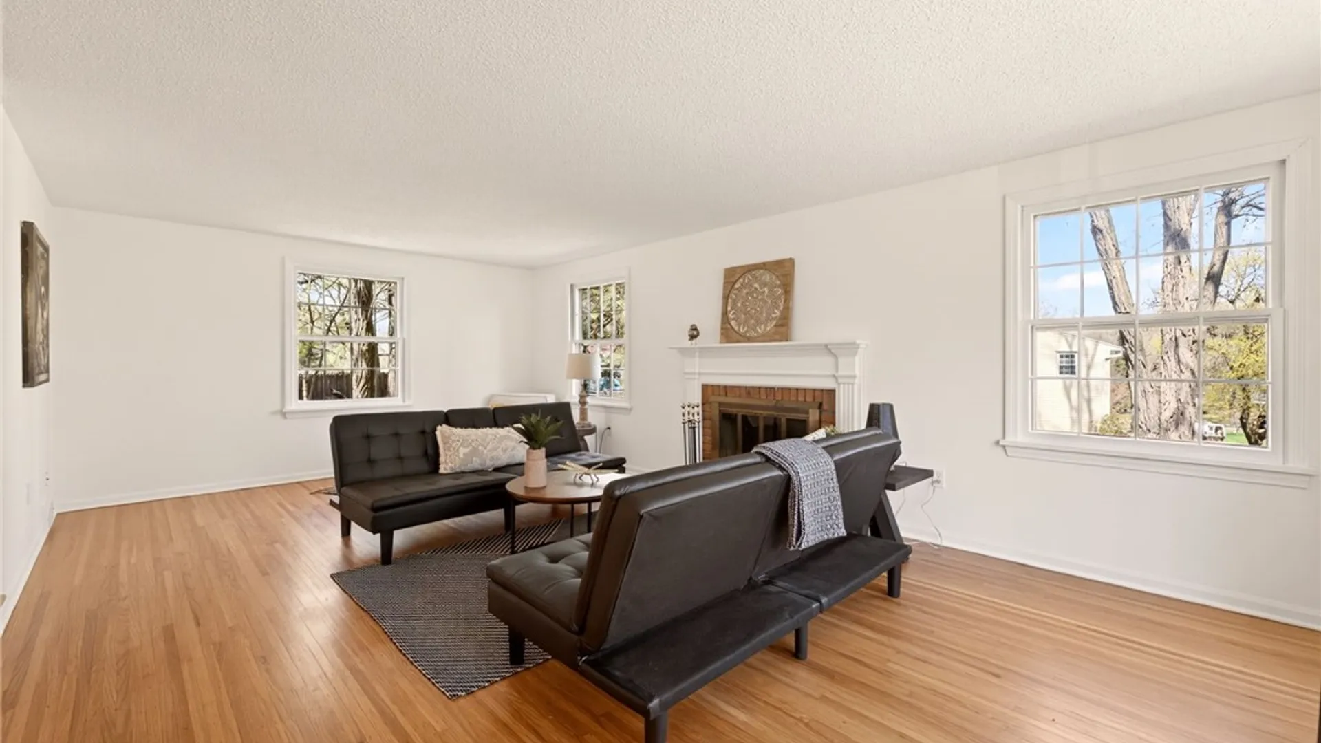 Property at 19 Laureldale Drive, Pittsford, NY 14534 9